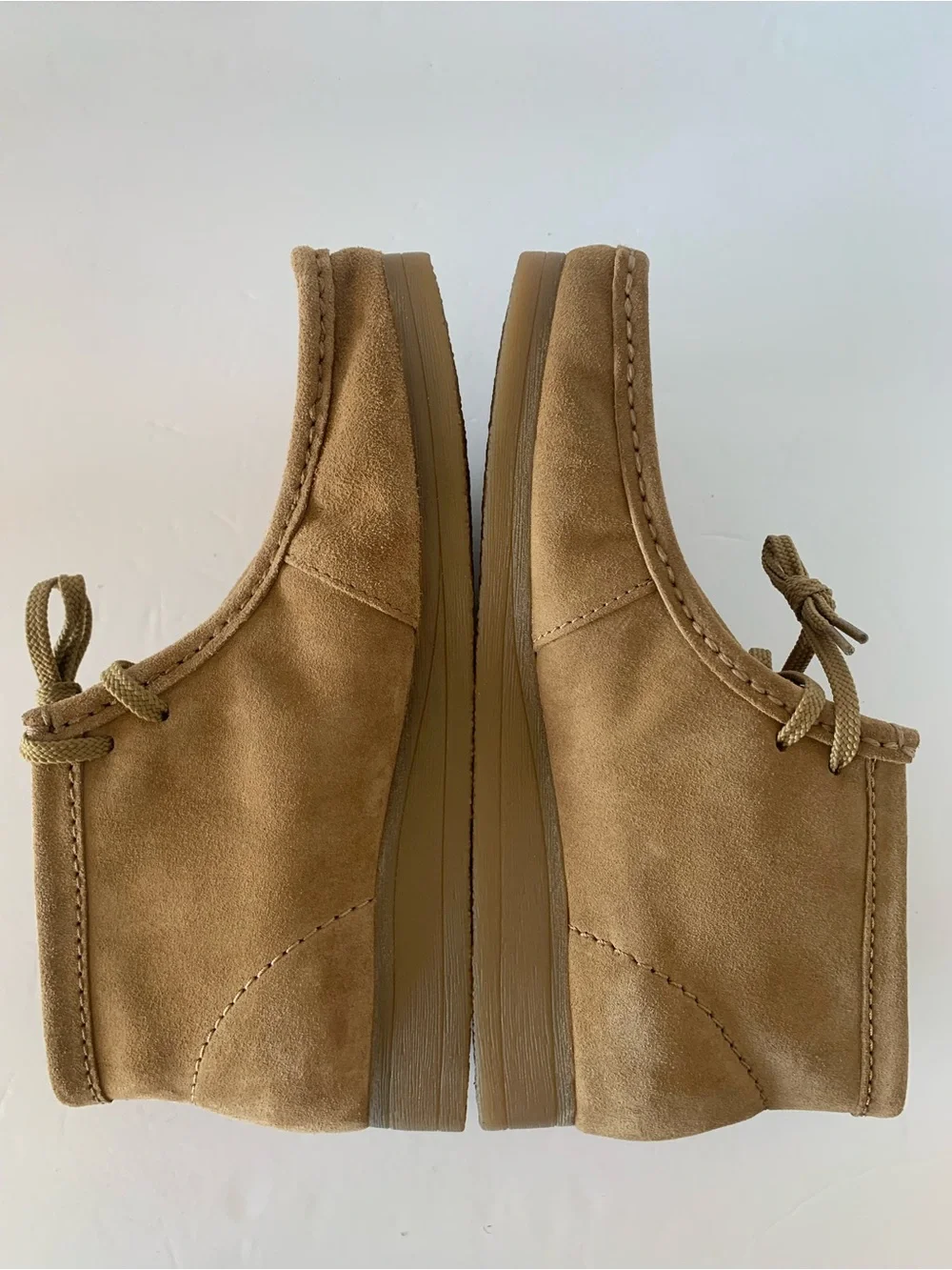 NEW Clark’s Wallaston Dark Sand Suede Chukka Moccasin Boot Men’s Size 9 NWOB